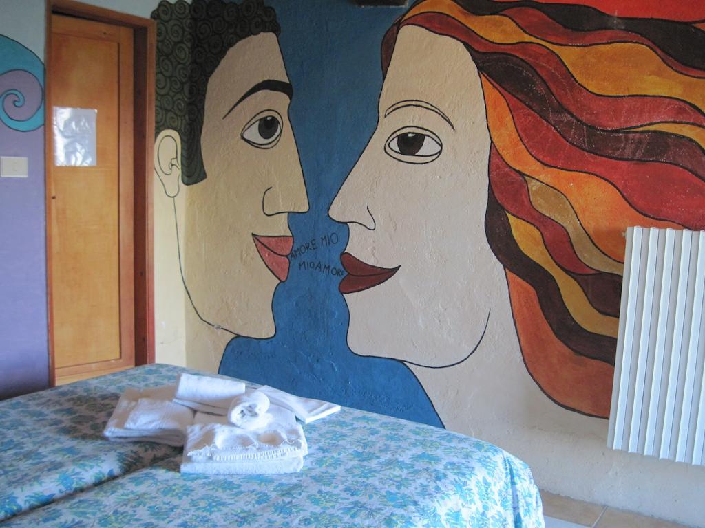Libera Universita Di Alcatraz Guest House Morleschio Стая снимка