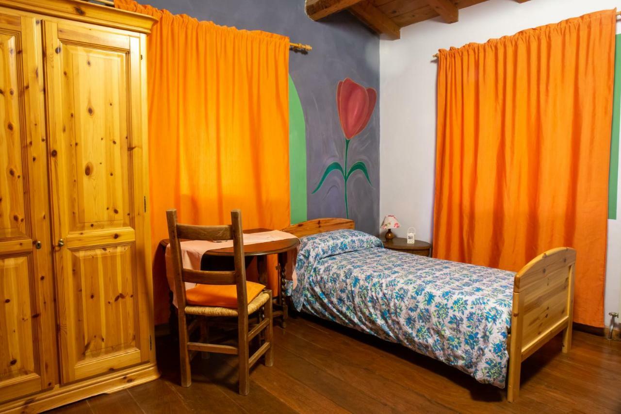Libera Universita Di Alcatraz Guest House Morleschio Екстериор снимка