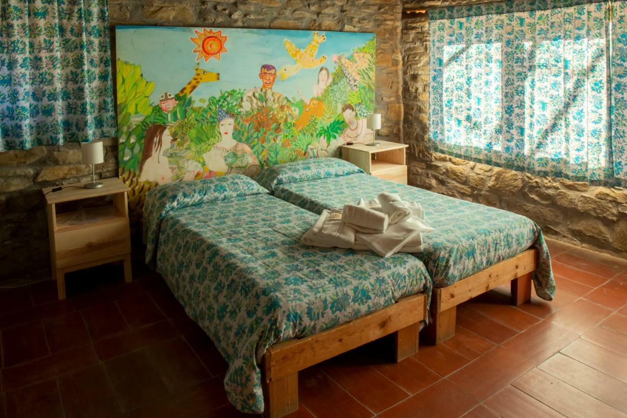 Libera Universita Di Alcatraz Guest House Morleschio Екстериор снимка